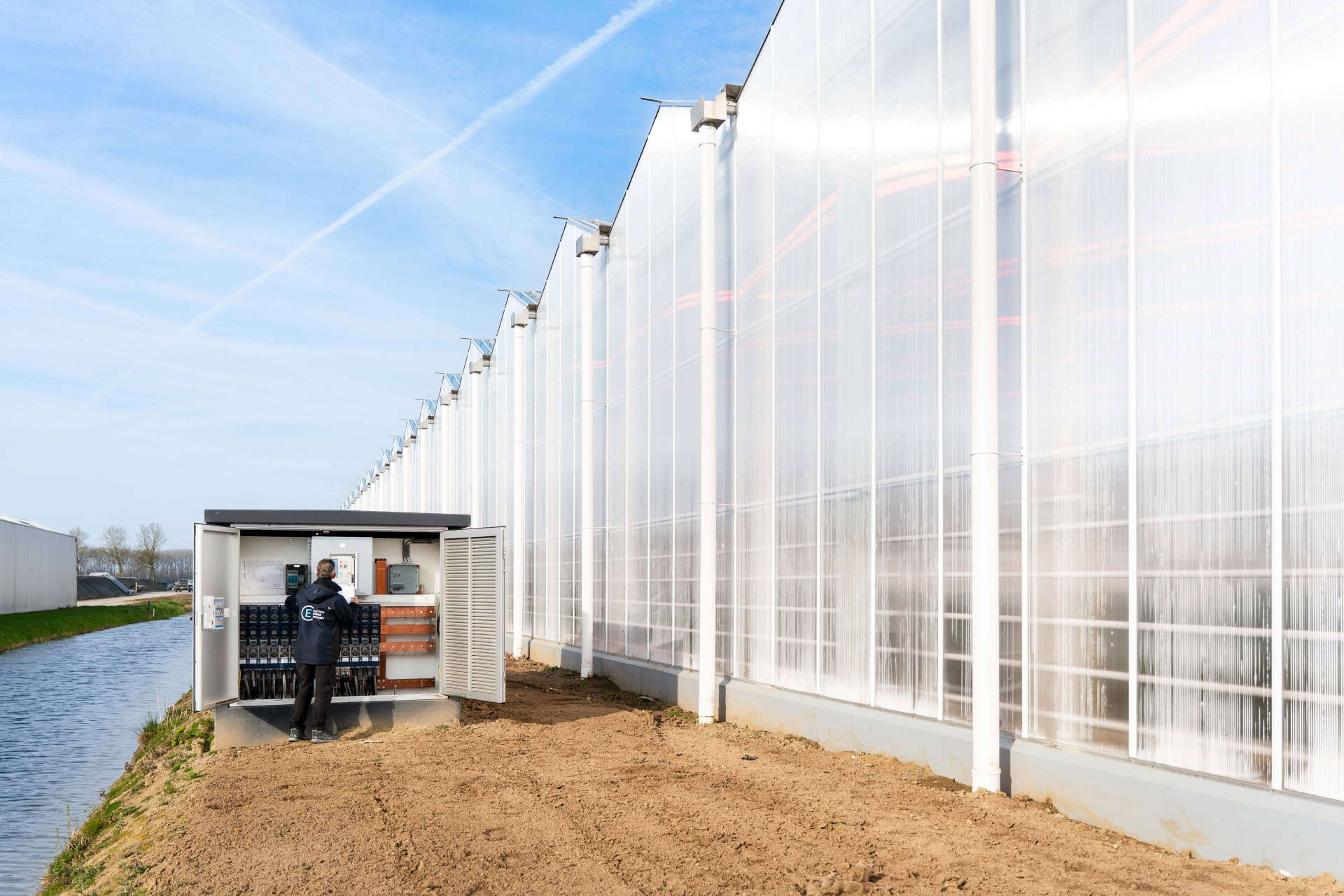 trafostation, tuinbouw transformatorstation, trafostation , elektriciteitstation